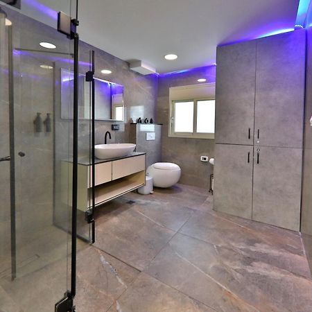 Apartamento שקיעה בים 75 - דירת נופש יוקרתית עם ג'קוזי ליד הים Haifa Exterior foto