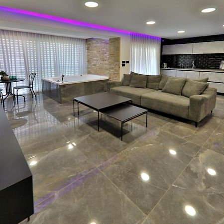 Apartamento שקיעה בים 75 - דירת נופש יוקרתית עם ג'קוזי ליד הים Haifa Exterior foto