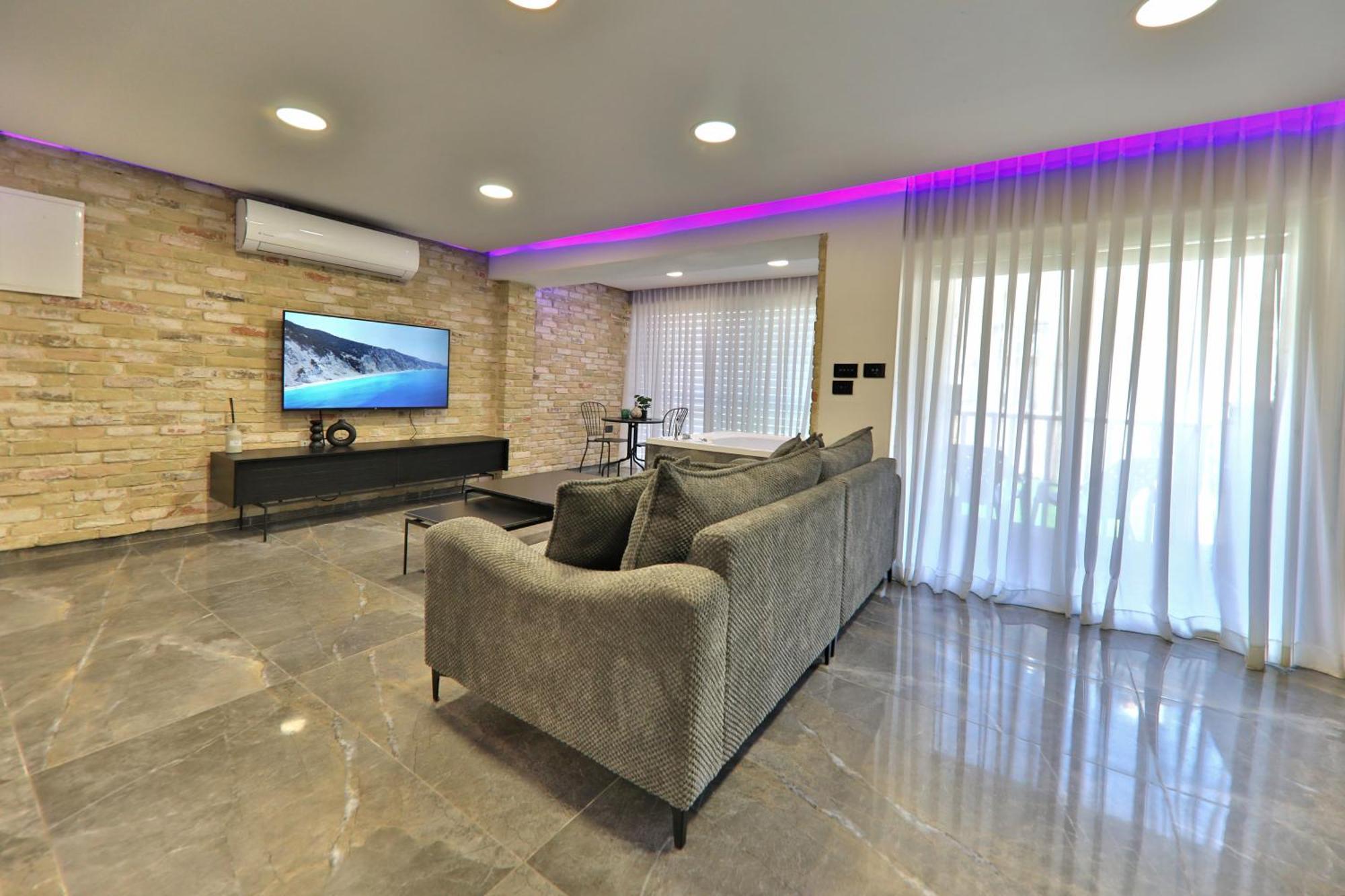 Apartamento שקיעה בים 75 - דירת נופש יוקרתית עם ג'קוזי ליד הים Haifa Exterior foto