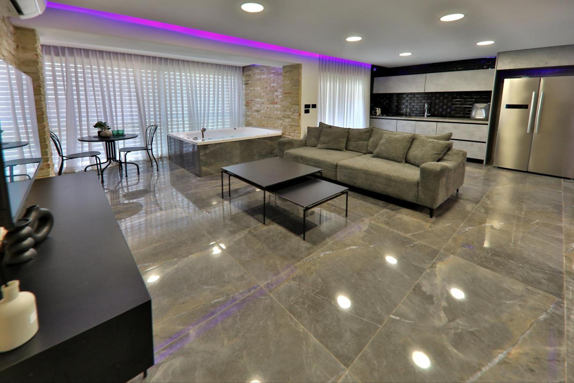 Apartamento שקיעה בים 75 - דירת נופש יוקרתית עם ג'קוזי ליד הים Haifa Exterior foto