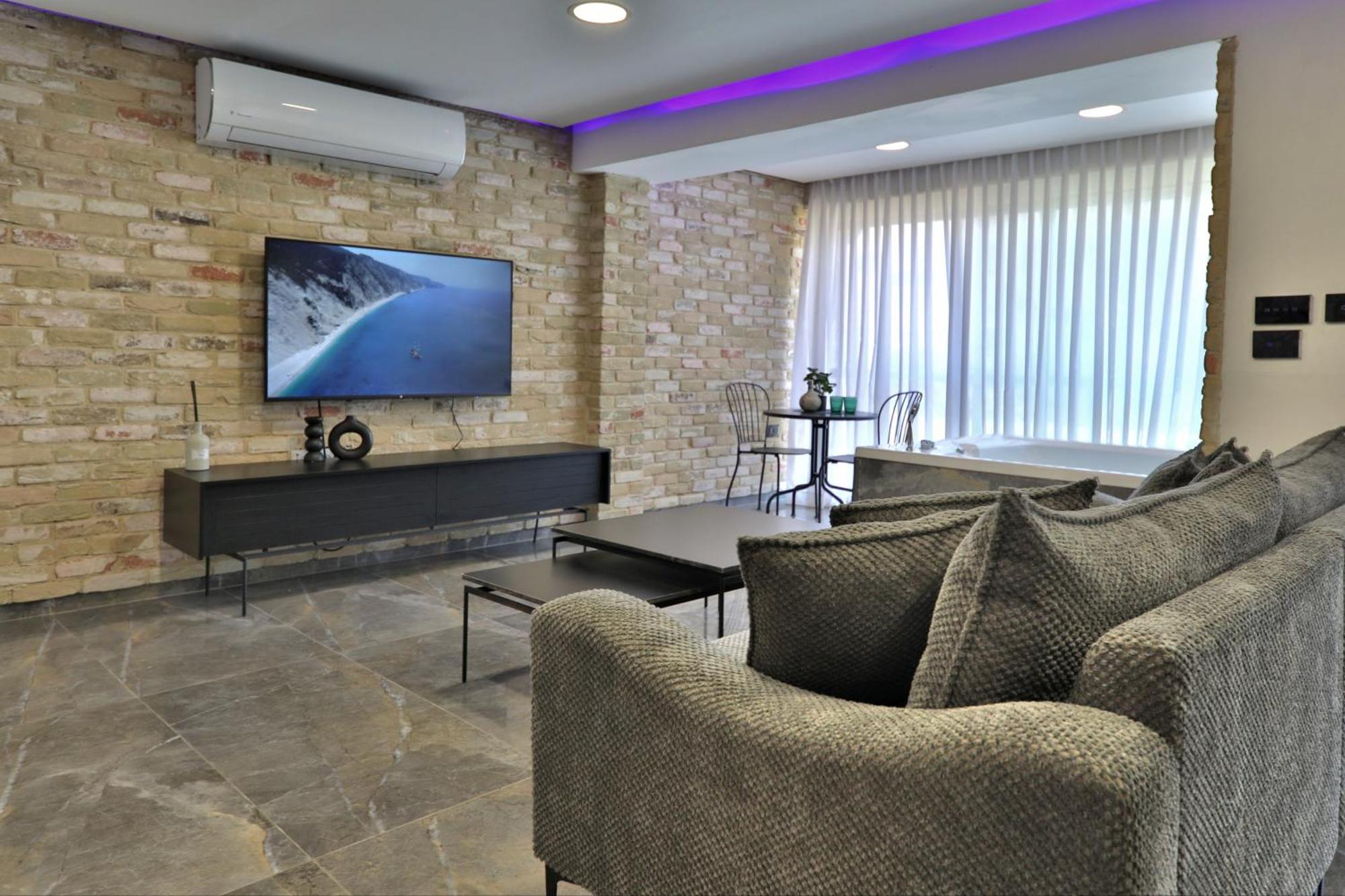 Apartamento שקיעה בים 75 - דירת נופש יוקרתית עם ג'קוזי ליד הים Haifa Exterior foto